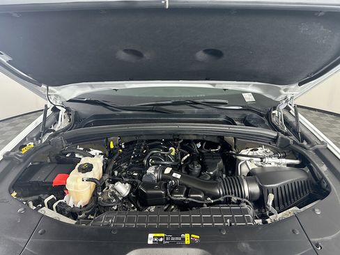 Used 2022 Jeep Grand Cherokee L Laredo image 37