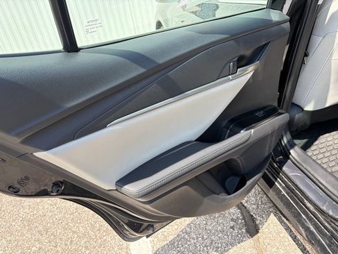 Used 2025 Toyota Camry XLE AWD/4WD image 15