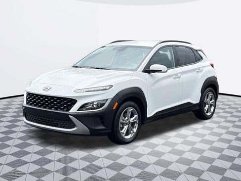 Used 2023 Hyundai Kona SEL FWD image 2