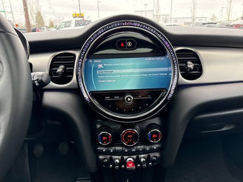 Used 2022 MINI Cooper 2-Door Hardtop image 24