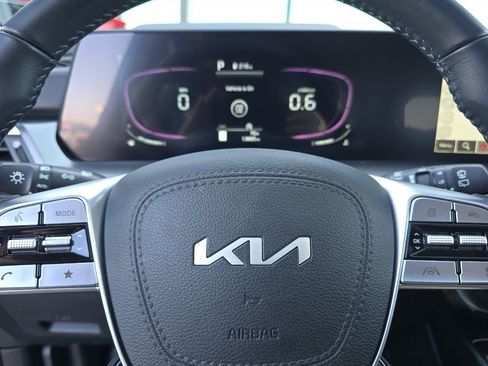 Certified 2024 Kia Telluride S w/ S Sunroof Package AWD/4WD image 25