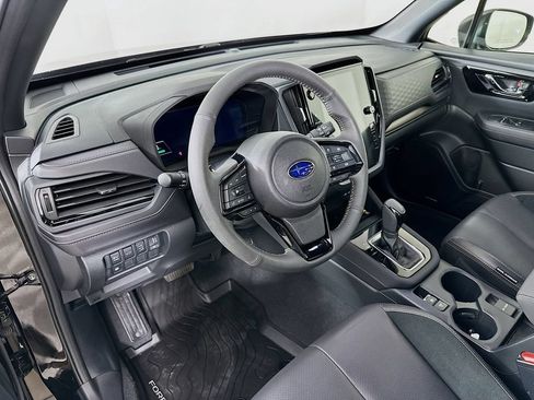 Used 2025 Subaru Forester Touring AWD/4WD image 14