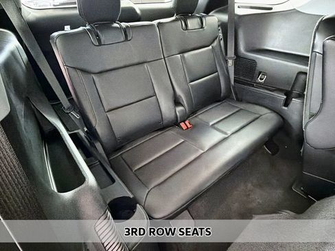 Used 2023 Ford Explorer XLT w/ Equipment Group 202A AWD/4WD image 7