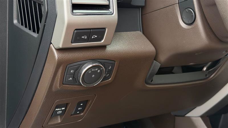 Used 2019 Ford F150 King Ranch w/ Equipment Group 601A Luxury AWD/4WD image 24
