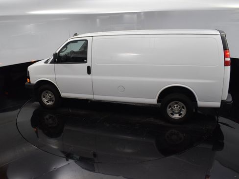 Used 2022 Chevrolet Express 2500 w/ Driver Convenience Package image 27