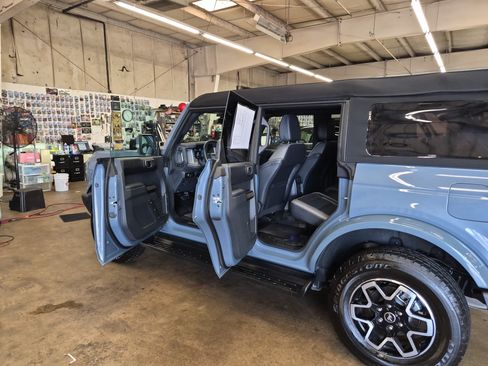 Certified 2025 Ford Bronco Outer Banks AWD/4WD image 12