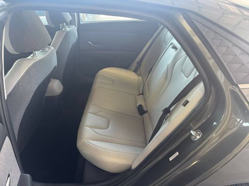 Used 2025 Hyundai Elantra Limited FWD image 26