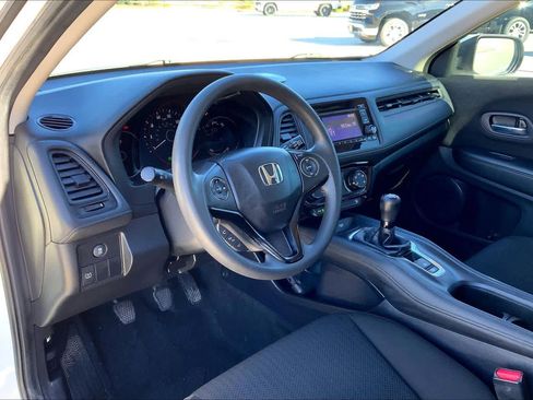 Used 2016 Honda HR-V LX image 16