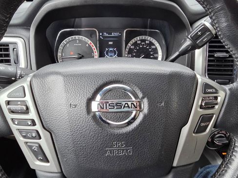 Used 2017 Nissan Titan SV image 19