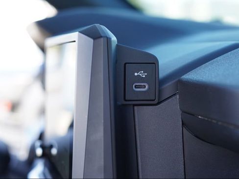 Certified 2025 Toyota 4Runner TRD Off-Road image 32