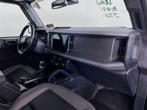 Certified 2024 Ford Bronco Black Diamond image 33