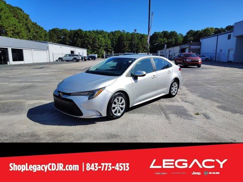Used 2023 Toyota Corolla LE image 2