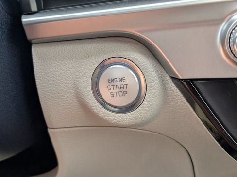 Used 2023 Kia Telluride EX w/ EX Captain's Chair Package FWD image 22