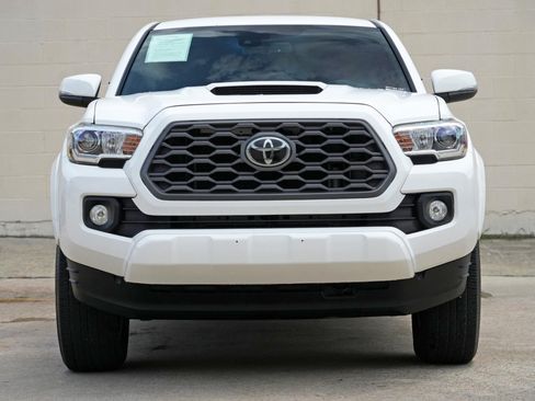 Used 2021 Toyota Tacoma TRD Sport w/ Technology Package RWD image 6