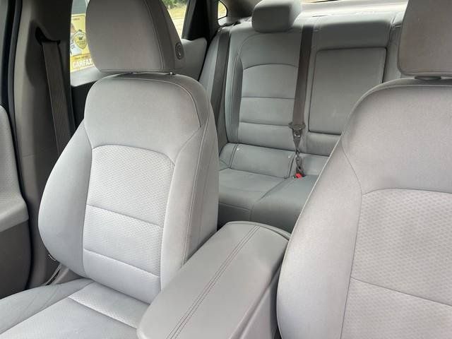 Used 2016 Chevrolet Malibu LT FWD image 18