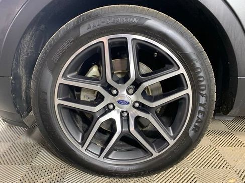Used 2018 Ford Explorer Sport w/ Equipment Group 401A AWD/4WD image 34