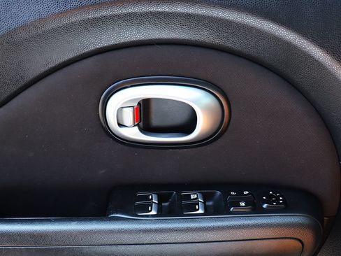 Used 2017 Kia Soul FWD image 40