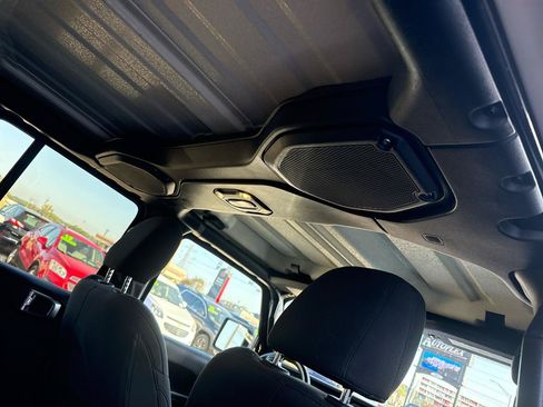 Used 2019 Jeep Wrangler Unlimited Sport S AWD/4WD image 14