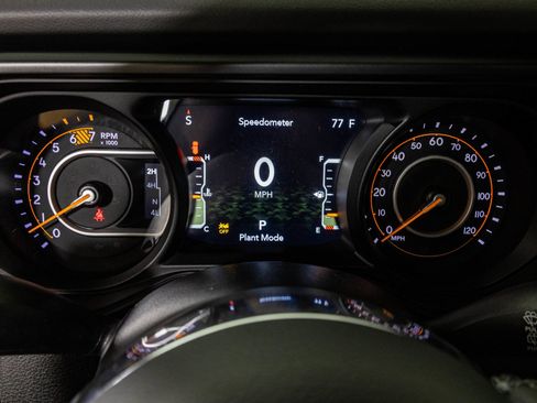 New 2026 Jeep Wrangler Unlimited Sahara AWD/4WD image 33