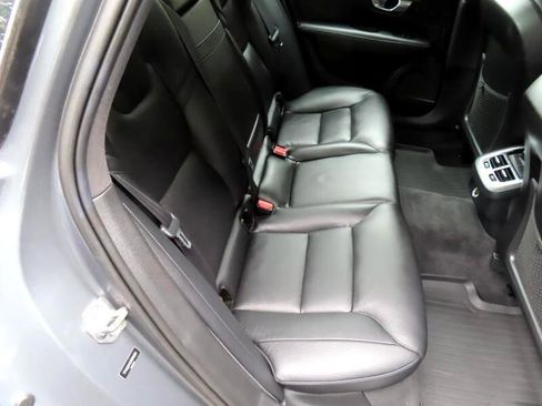 Used 2017 Volvo S90 T6 Momentum w/ Vision Package image 14
