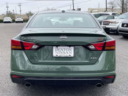 Used 2025 Nissan Altima 2.5 SR w/ SR Premium Package image 4
