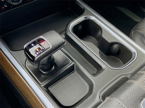 Used 2022 Chevrolet Silverado 1500 High Country image 22