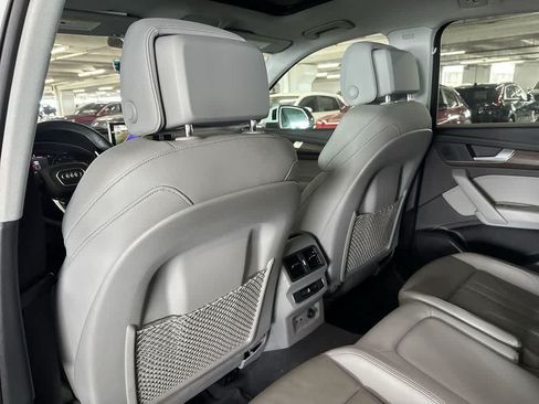 Used 2024 Audi Q5 2.0T Premium w/ Convenience Package AWD/4WD image 22