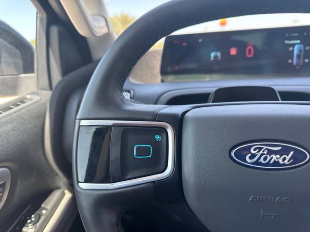 Used 2025 Ford Expedition Active AWD/4WD image 14