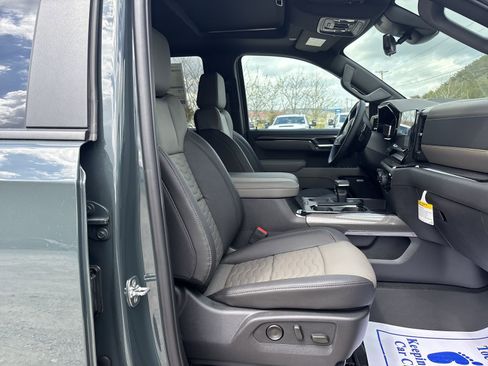 New 2026 Chevrolet Silverado 1500 ZR2 image 27