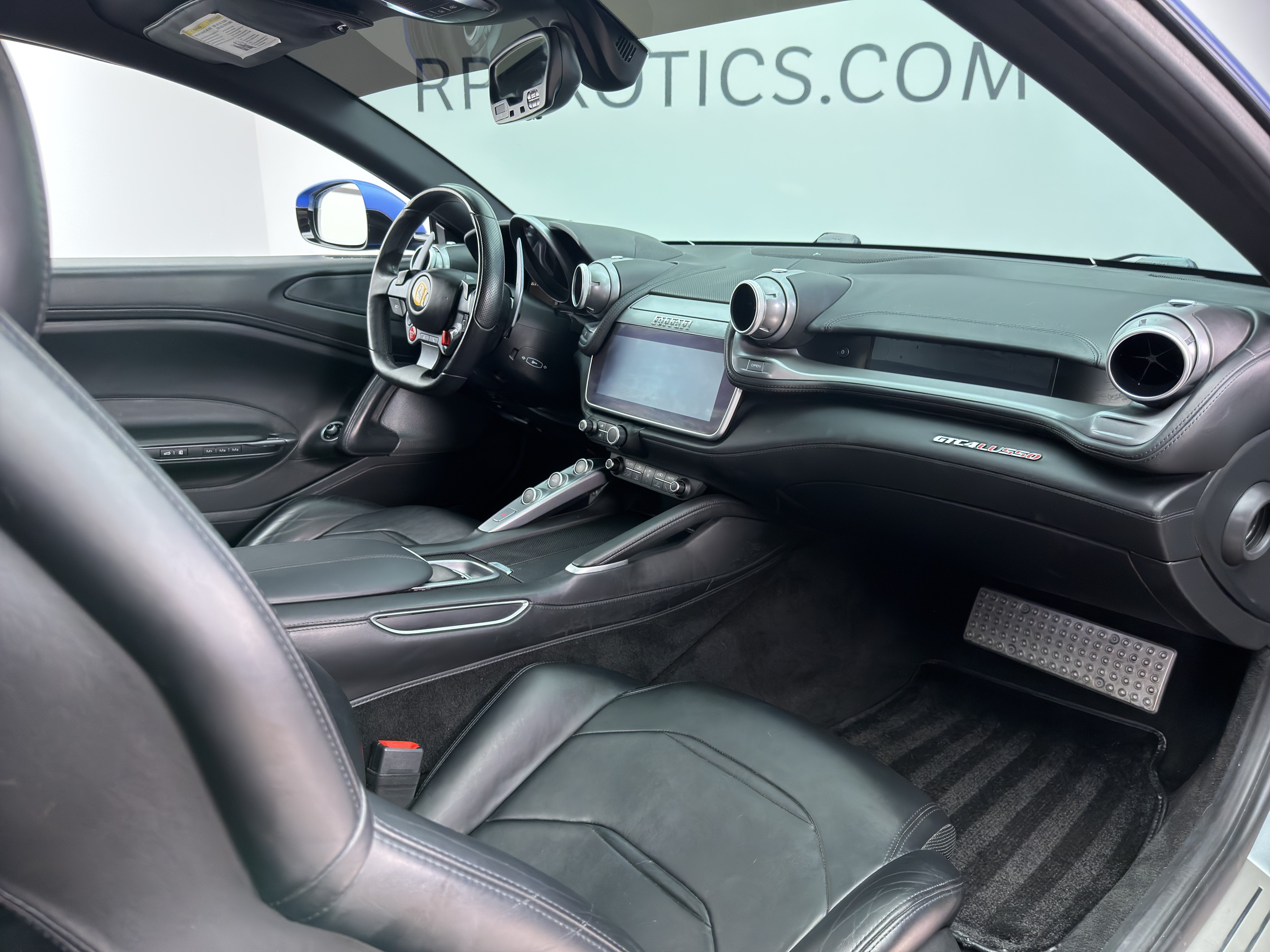 Used 2017 Ferrari GTC4Lusso AWD/4WD image 18