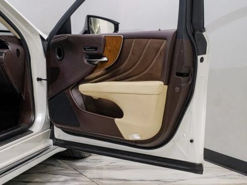 Used 2018 Lexus LS 500 w/ Accessory Package (Z1) RWD image 61