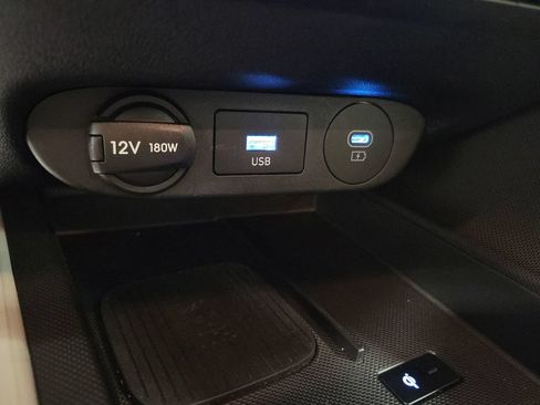 Used 2024 Hyundai Elantra Limited FWD image 19