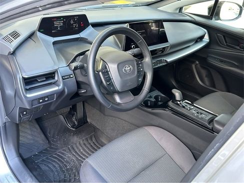 Used 2023 Toyota Prius LE image 2