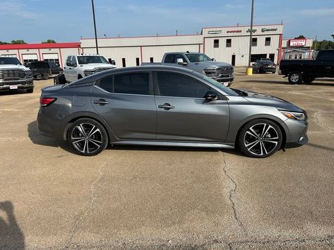 Used 2020 Nissan Sentra SR w/ Premium Package FWD image 6