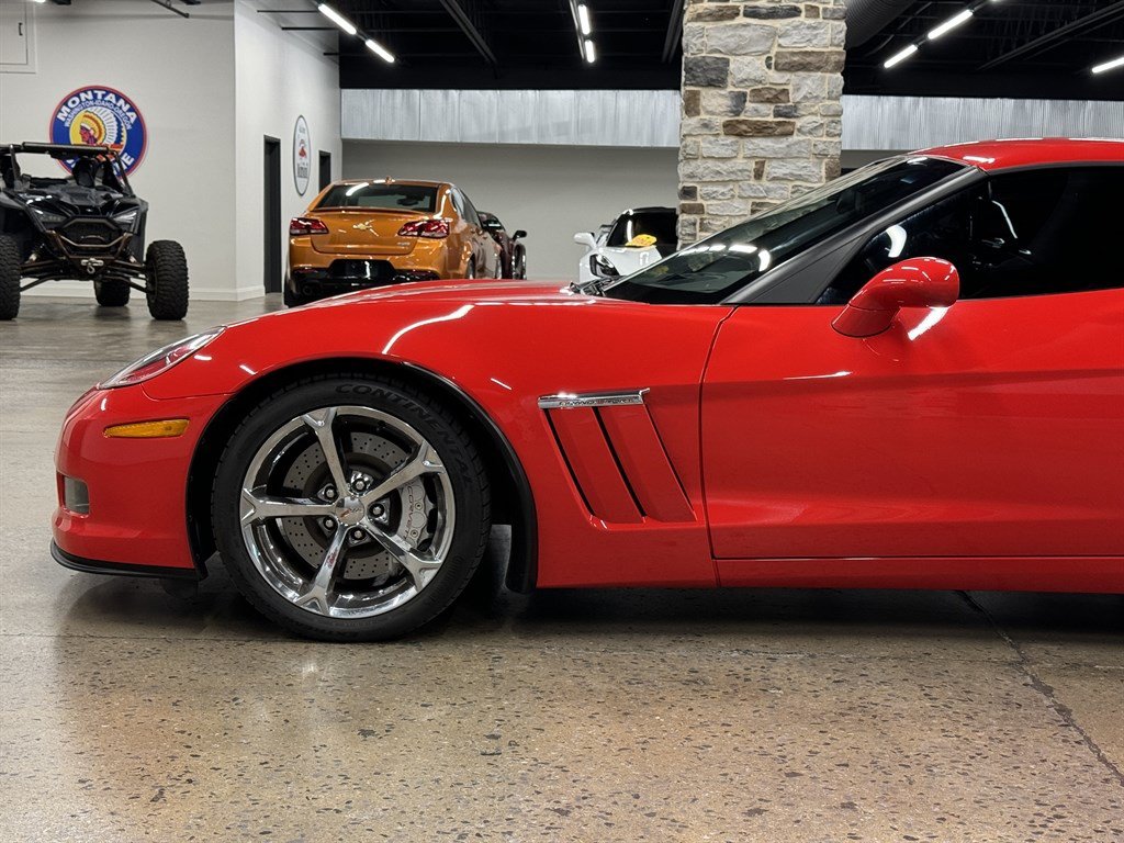 Used 2010 Chevrolet Corvette Grand Sport w/ Preferred Equipment Group RWD image 5
