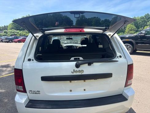 Used 2009 Jeep Grand Cherokee Laredo w/ Sun/Sound Group AWD/4WD image 8