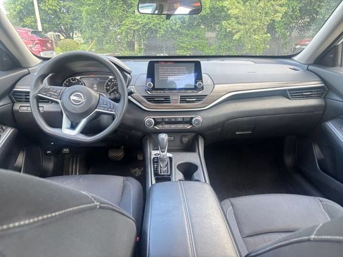 Used 2025 Nissan Altima 2.5 SV FWD image 27