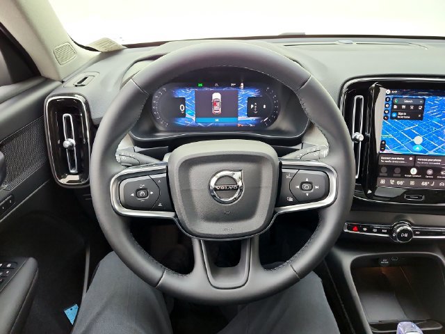 New 2026 Volvo XC40 B5 Plus w/ Protection Package Premier AWD/4WD image 25