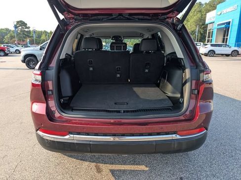 Used 2022 Jeep Grand Cherokee Limited w/ Luxury Tech Group II AWD/4WD image 36