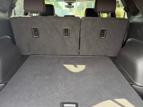 Used 2025 Chevrolet Blazer LT FWD image 29