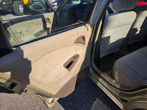 Used 2000 Daewoo Nubira SE image 21