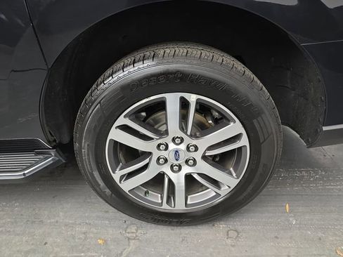 Used 2022 Ford Expedition Max Limited image 16