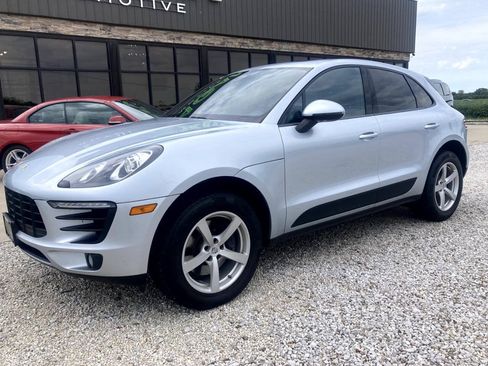 Used 2017 Porsche Macan AWD/4WD image 2