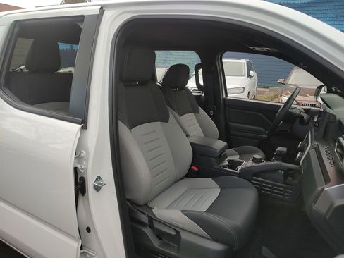 Used 2024 Toyota Tacoma TRD Sport image 25