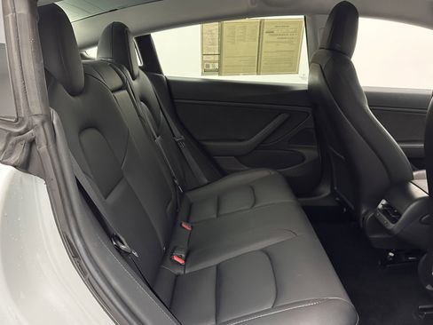 Used 2019 Tesla Model 3 Long Range image 32