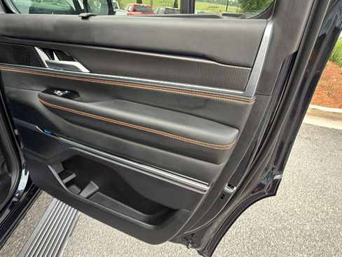 Used 2025 Jeep Grand Wagoneer Series III w/ Rear Seat Video Group 1 AWD/4WD image 21