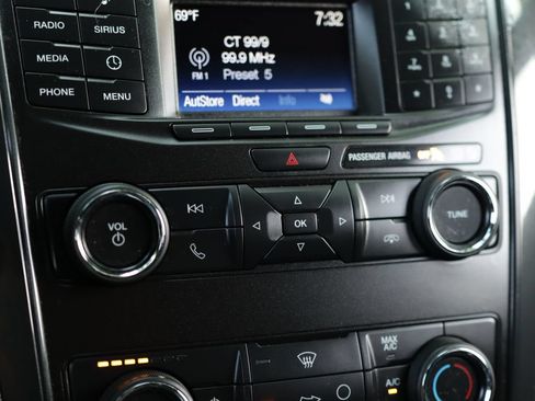 Used 2019 Ford Explorer XLT FWD image 14