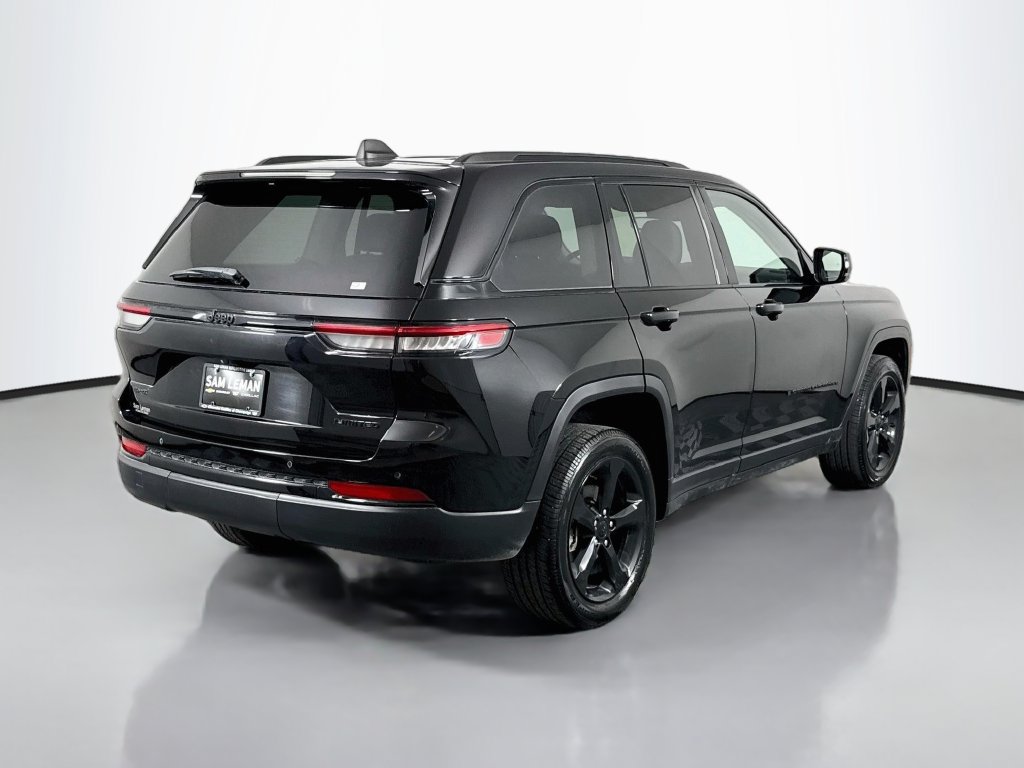 Used 2023 Jeep Grand Cherokee Limited w/ Black Appearance Package AWD/4WD image 7