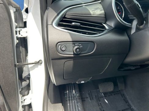 Used 2024 Chevrolet Malibu LT FWD image 20