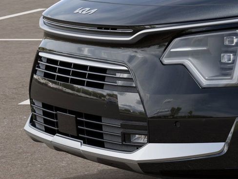 New 2025 Kia Niro SX Touring image 12